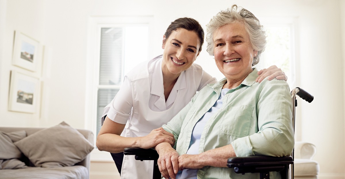 Curso gratuito do SENAC para Cuidador de Idosos: cuide como quem cuidou de você